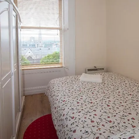 Cork-your Stay, Your Way 3* Cork